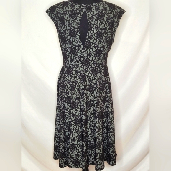 Torrid Embroidered Cap Sleeve Black/Gray Skater Dress Keyhole Back - Size 0/12/L - Picture 4 of 9